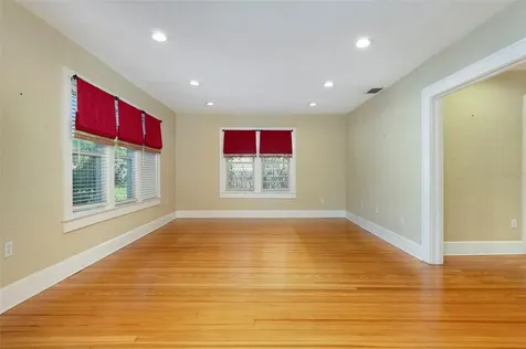 130 22nd Avenue NE St Petersburg FL 33704