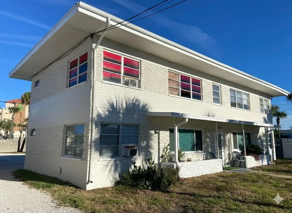 938 N Grandview Avenue Daytona Beach FL 32118