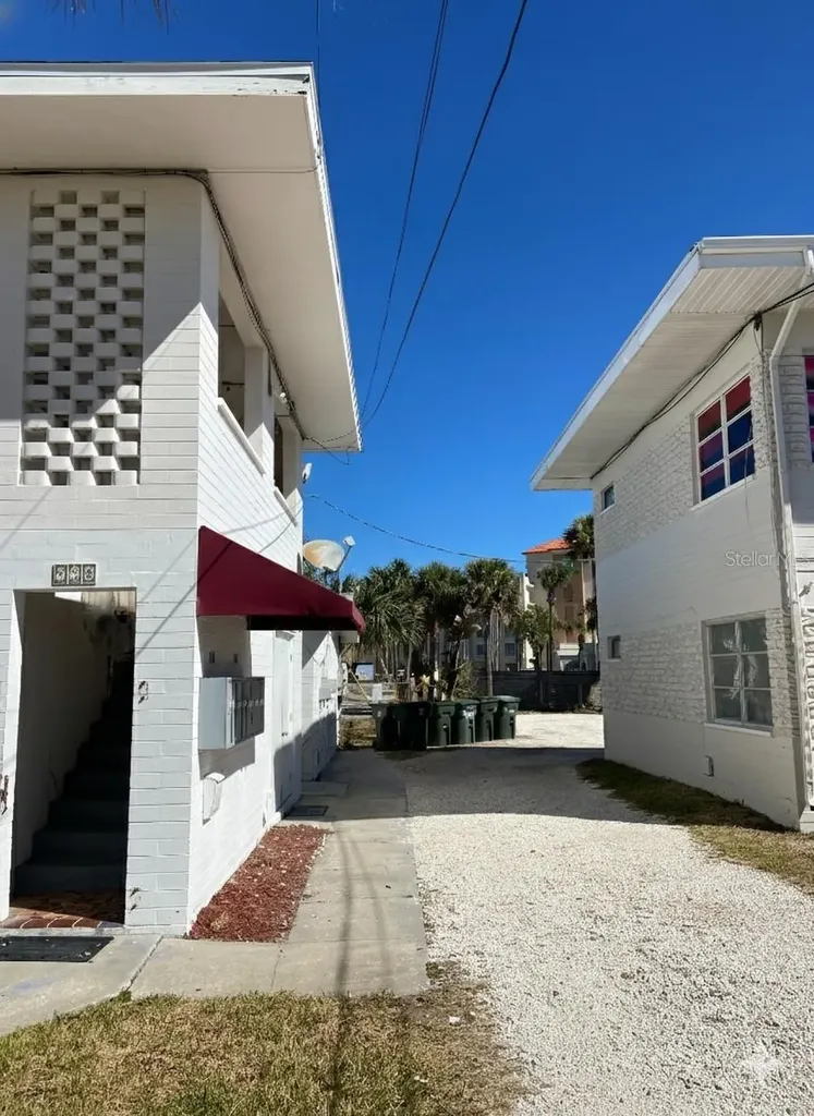 938 N Grandview Avenue Daytona Beach FL 32118