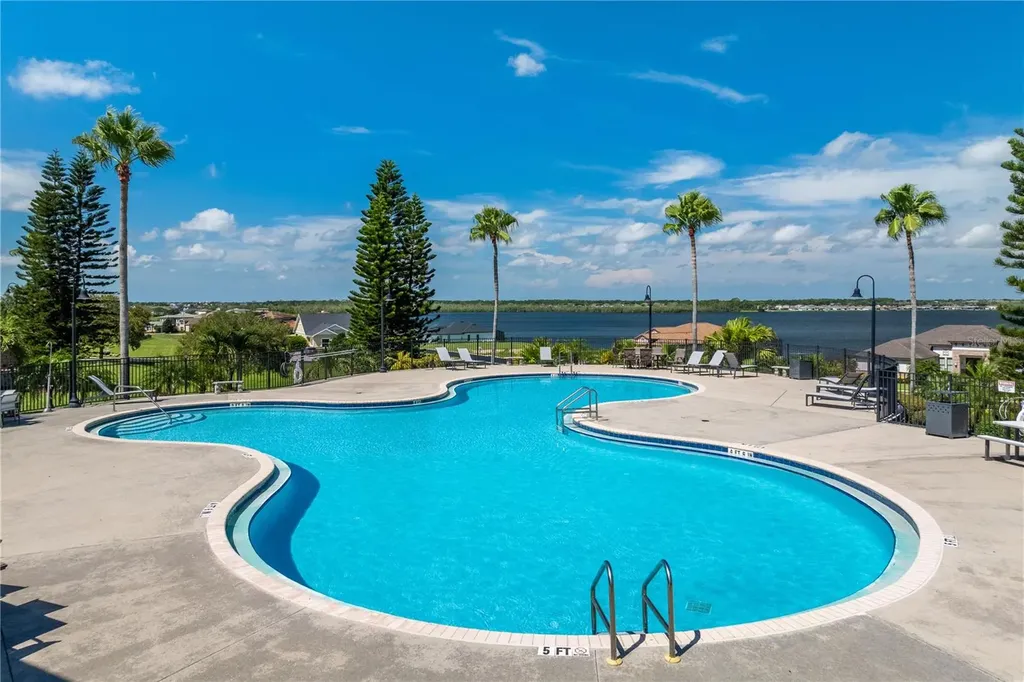 283 Spinnaker Court Auburndale FL 33823