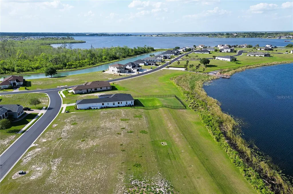 283 Spinnaker Court Auburndale FL 33823