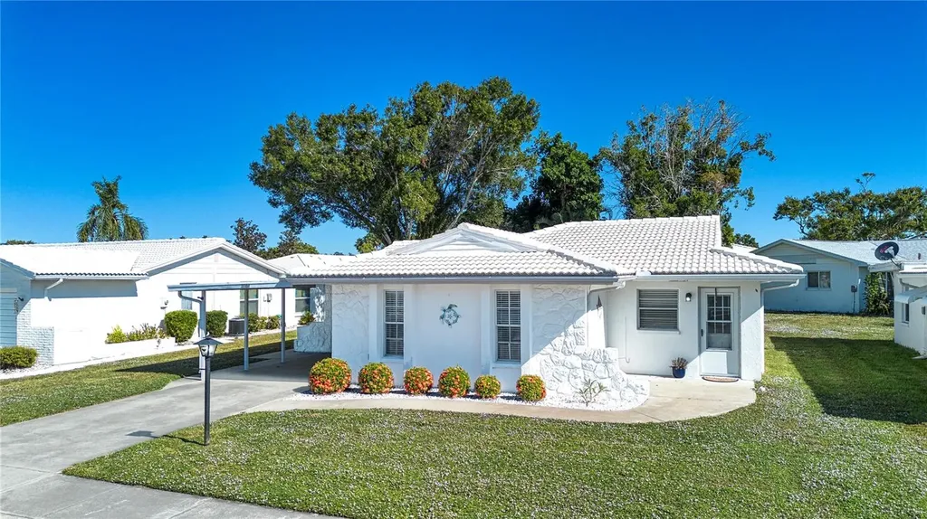 3807 Joyce Drive Bradenton FL 34208