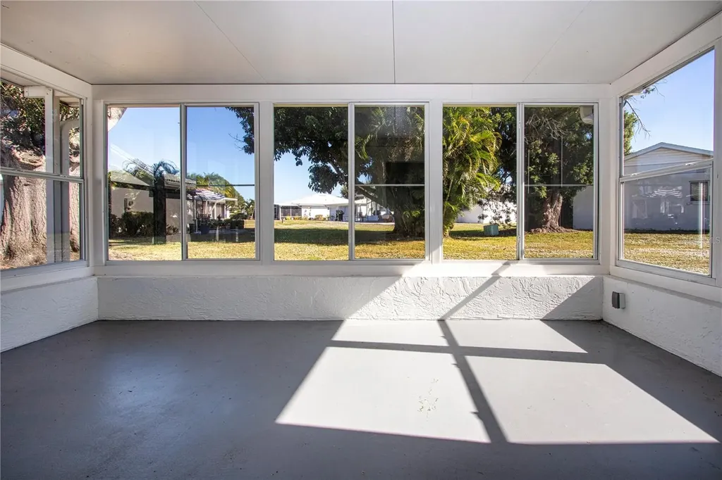 3807 Joyce Drive Bradenton FL 34208