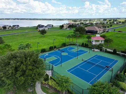 279 Spinnaker Court Auburndale FL 33823