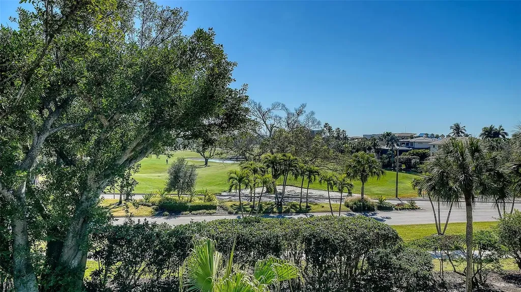 1085 Gulf Of Mexico Drive Longboat Key FL 34228