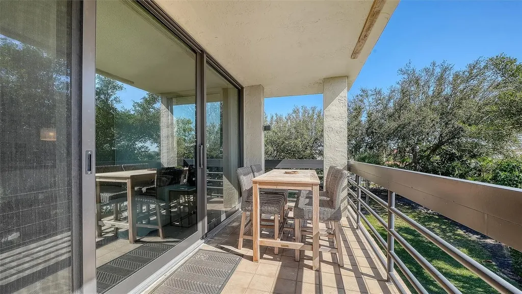 1085 Gulf Of Mexico Drive Longboat Key FL 34228