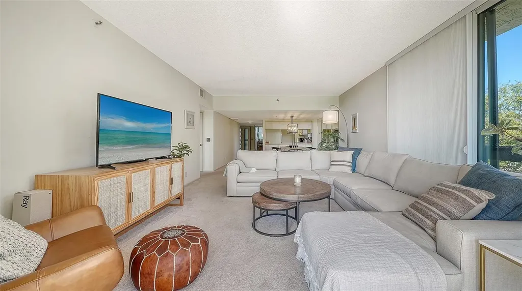 1085 Gulf Of Mexico Drive Longboat Key FL 34228