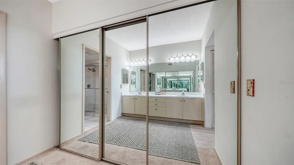1085 Gulf Of Mexico Drive Longboat Key FL 34228