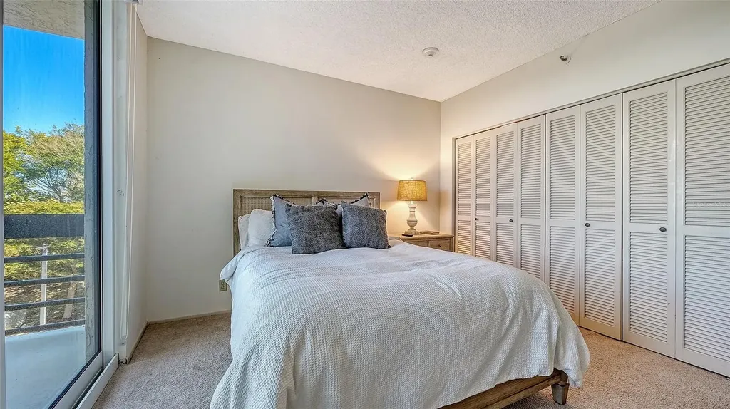 1085 Gulf Of Mexico Drive Longboat Key FL 34228