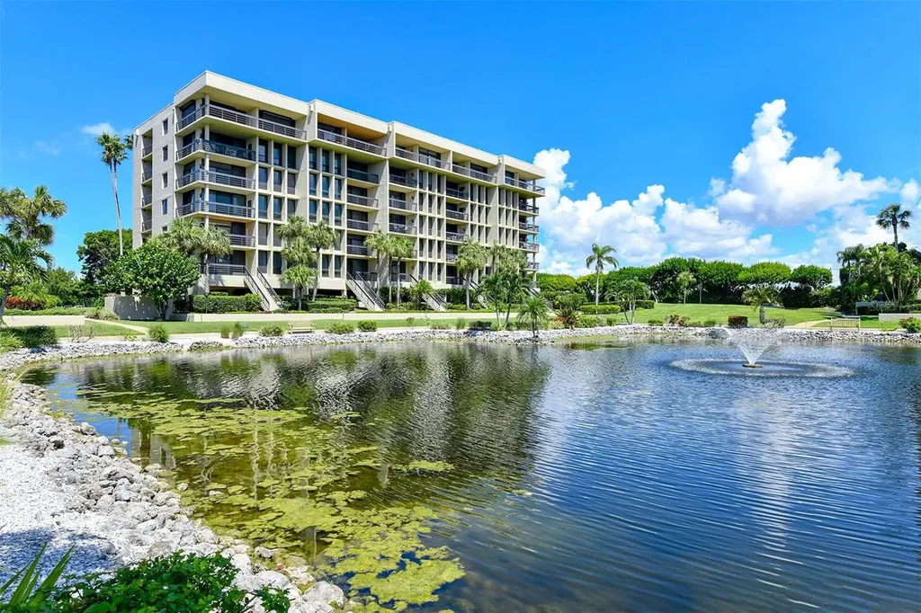 1085 Gulf Of Mexico Drive Longboat Key FL 34228