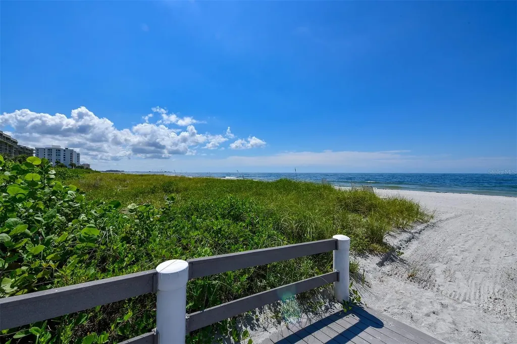 1085 Gulf Of Mexico Drive Longboat Key FL 34228