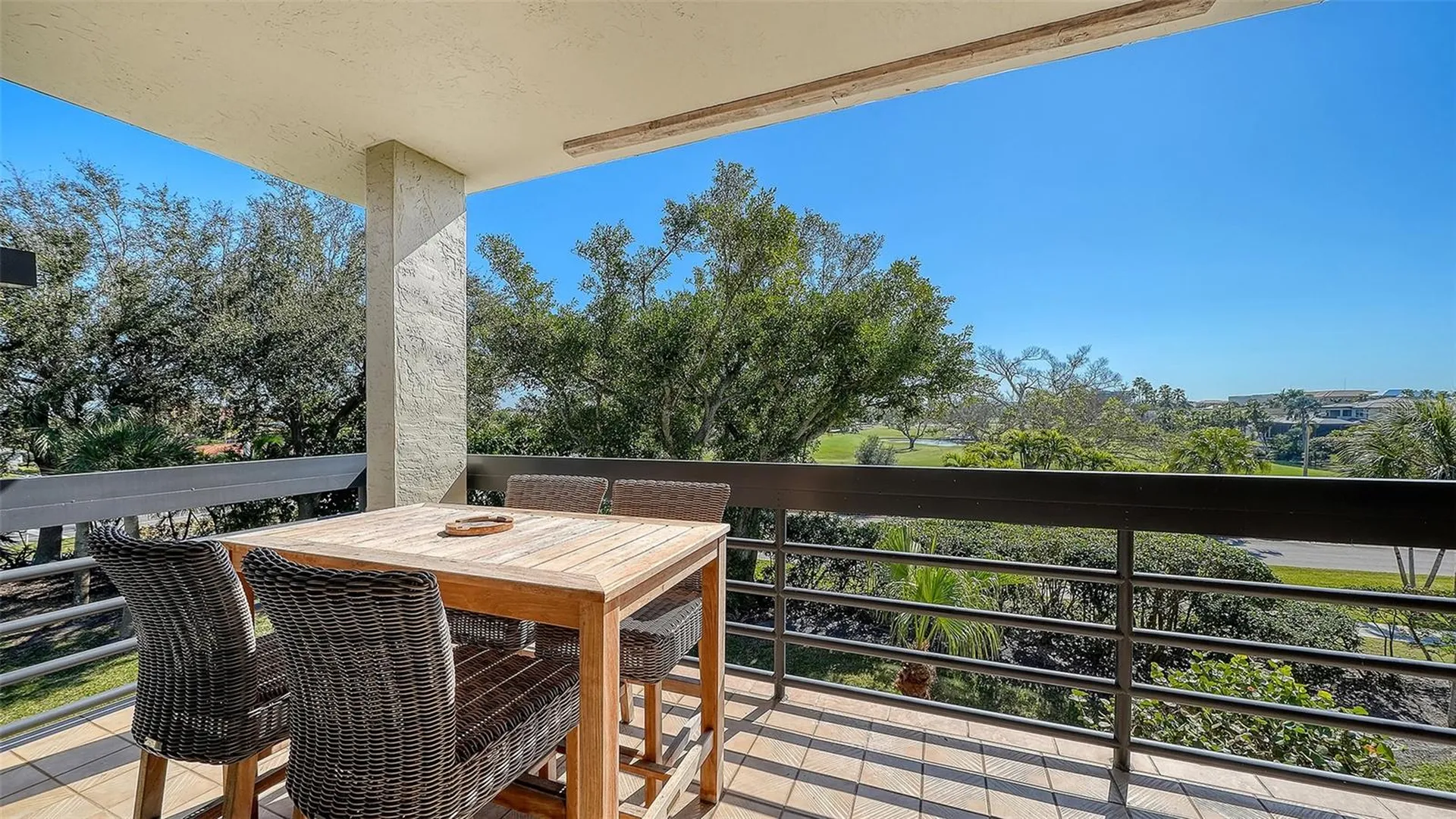 1085 Gulf Of Mexico Drive Longboat Key FL 34228