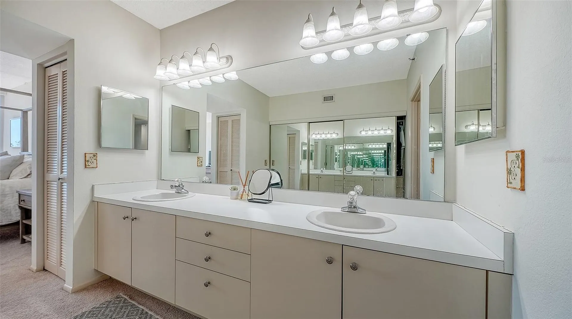 1085 Gulf Of Mexico Drive Longboat Key FL 34228