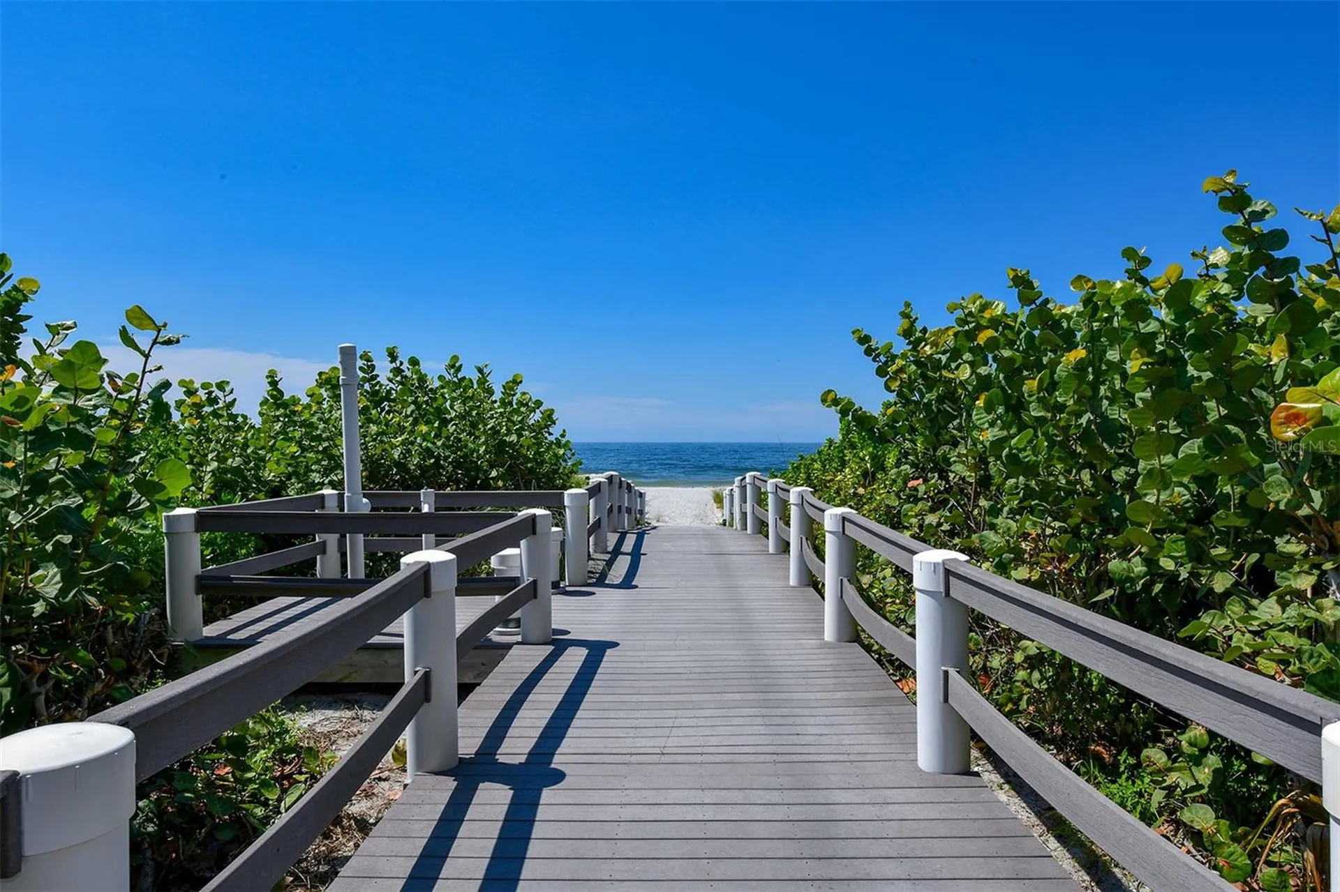 1085 Gulf Of Mexico Drive Longboat Key FL 34228