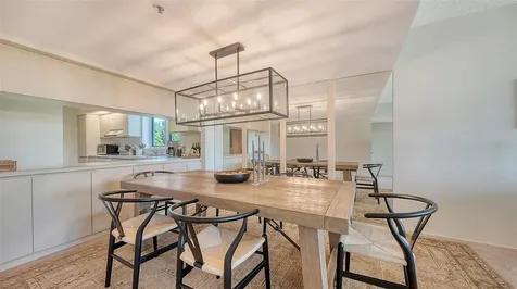 1085 Gulf Of Mexico Drive Longboat Key FL 34228