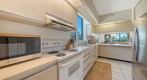 1085 Gulf Of Mexico Drive Longboat Key FL 34228