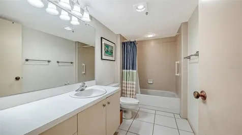 1085 Gulf Of Mexico Drive Longboat Key FL 34228