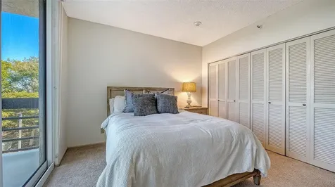 1085 Gulf Of Mexico Drive Longboat Key FL 34228