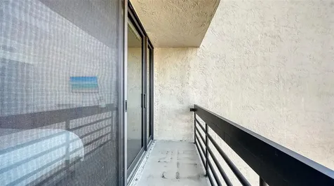 1085 Gulf Of Mexico Drive Longboat Key FL 34228