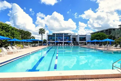 1085 Gulf Of Mexico Drive Longboat Key FL 34228