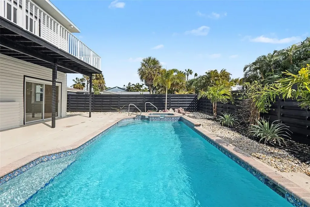 580 Russell Street Longboat Key FL 34228