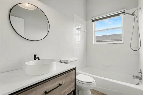 580 Russell Street Longboat Key FL 34228