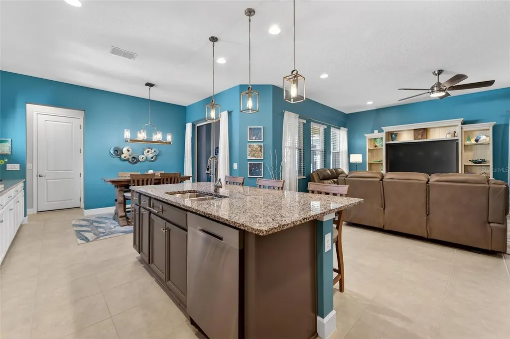 707 Winterside Drive Apollo Beach FL 33572