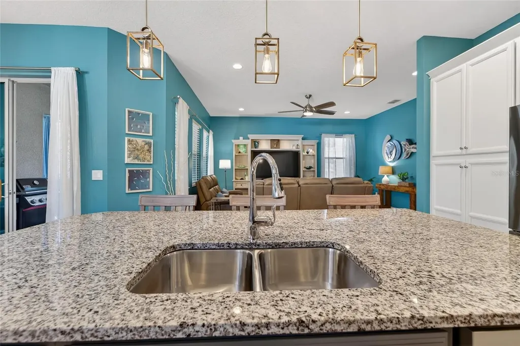 707 Winterside Drive Apollo Beach FL 33572