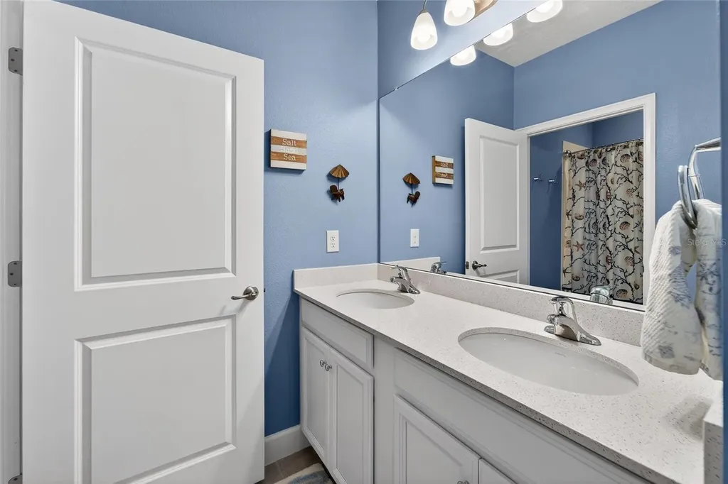 707 Winterside Drive Apollo Beach FL 33572
