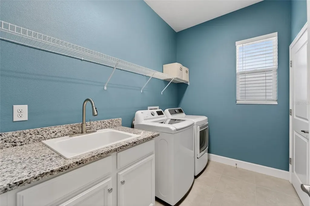 707 Winterside Drive Apollo Beach FL 33572