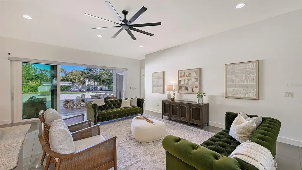2215 Datura Street Sarasota FL 34239