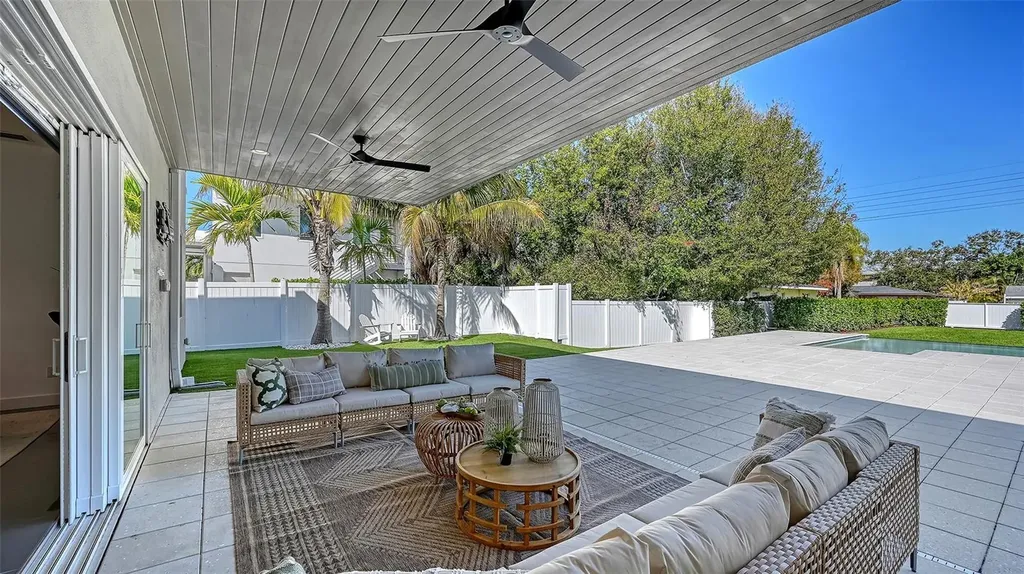 2215 Datura Street Sarasota FL 34239