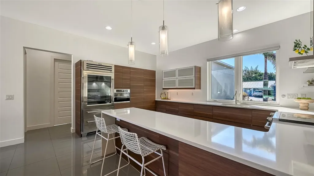 2215 Datura Street Sarasota FL 34239