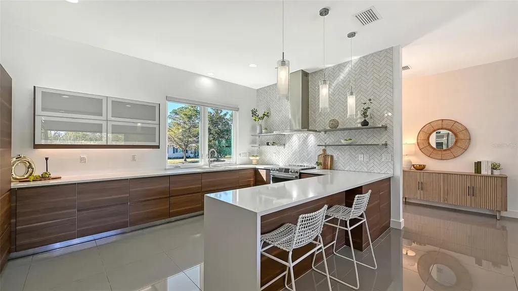 2215 Datura Street Sarasota FL 34239