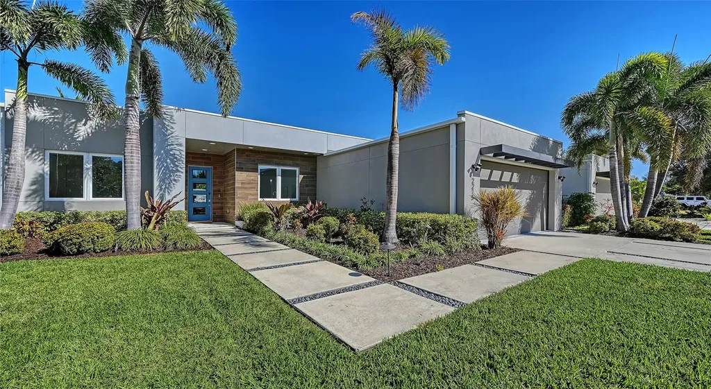 2215 Datura Street Sarasota FL 34239