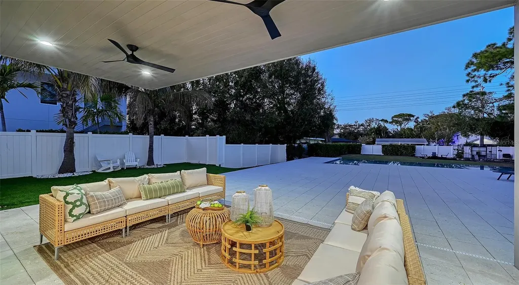 2215 Datura Street Sarasota FL 34239