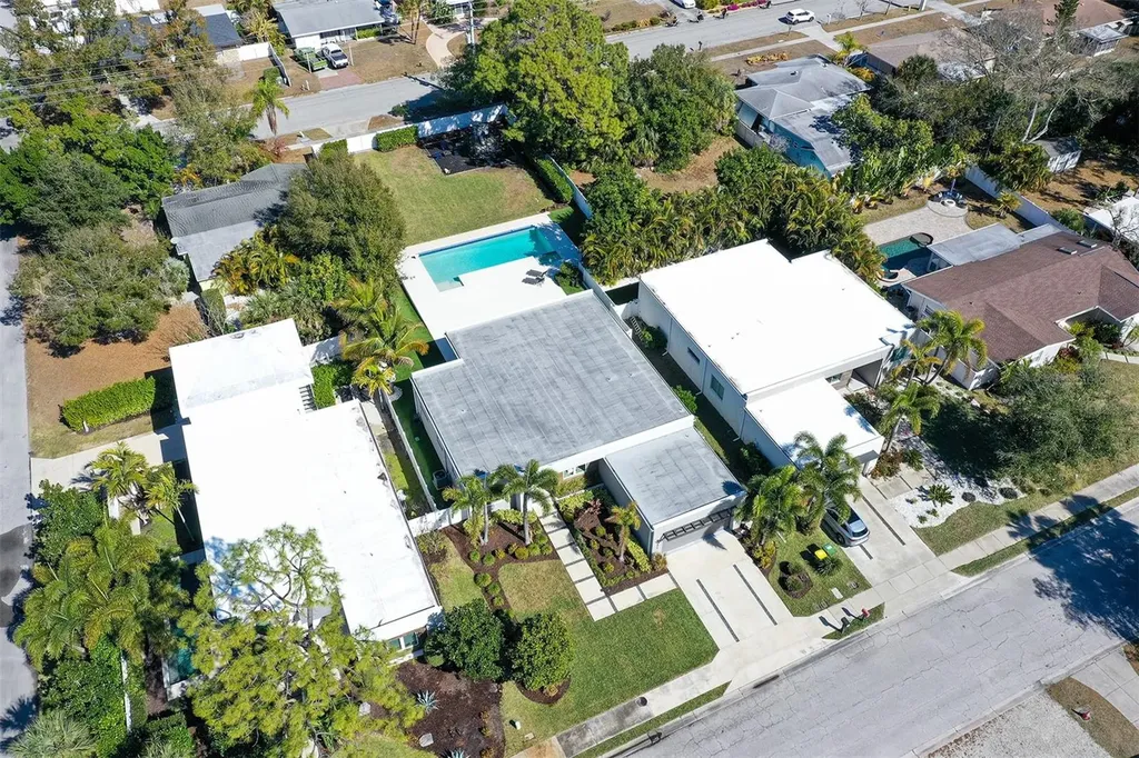 2215 Datura Street Sarasota FL 34239
