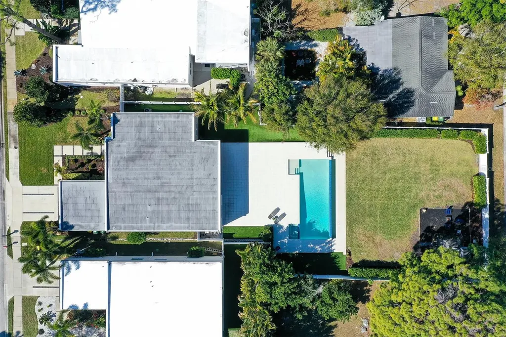 2215 Datura Street Sarasota FL 34239