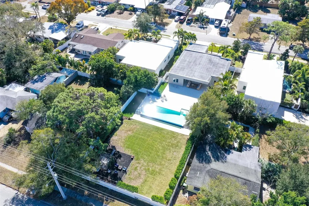 2215 Datura Street Sarasota FL 34239