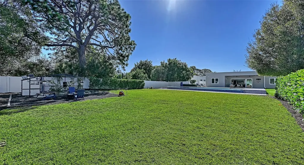2215 Datura Street Sarasota FL 34239