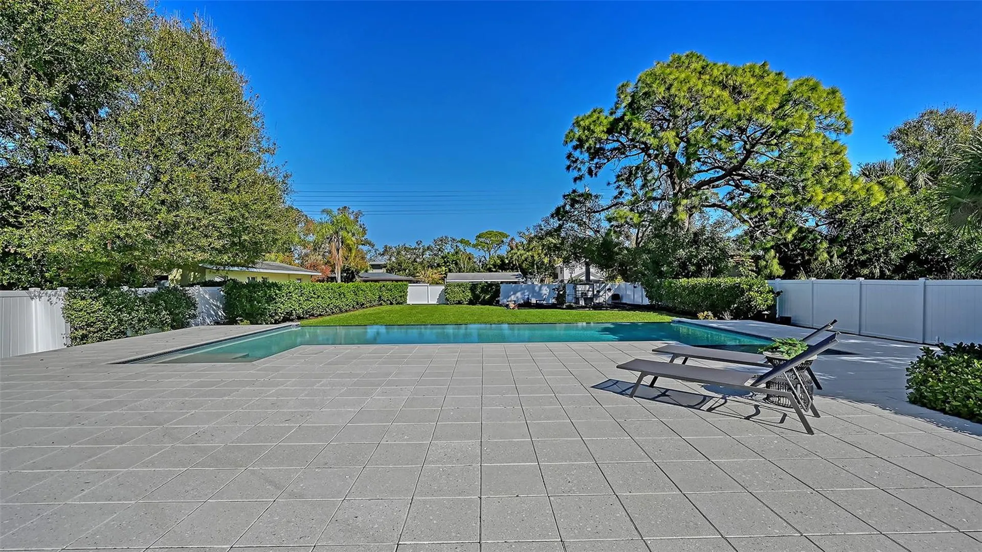 2215 Datura Street Sarasota FL 34239