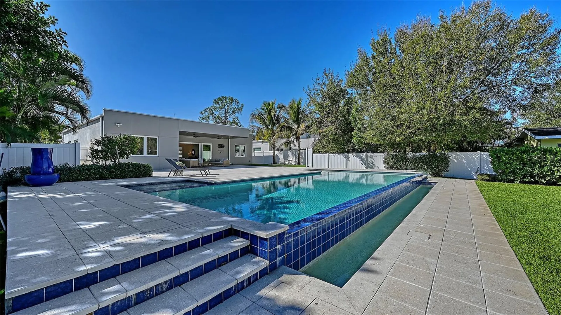 2215 Datura Street Sarasota FL 34239