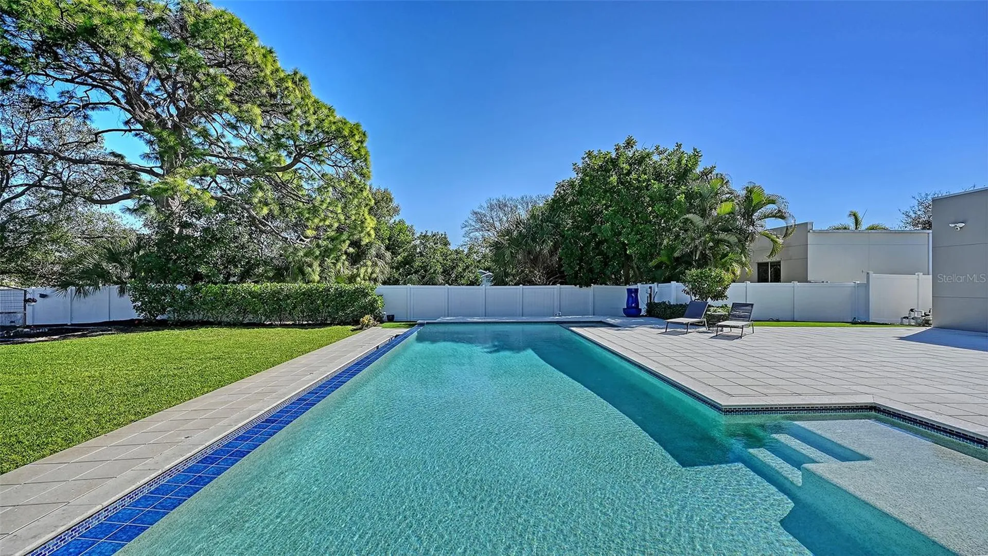 2215 Datura Street Sarasota FL 34239
