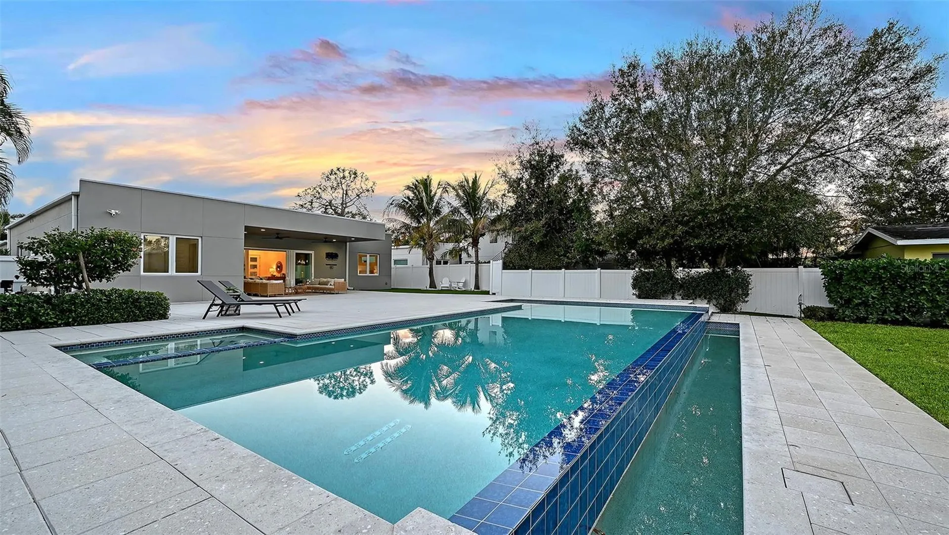 2215 Datura Street Sarasota FL 34239