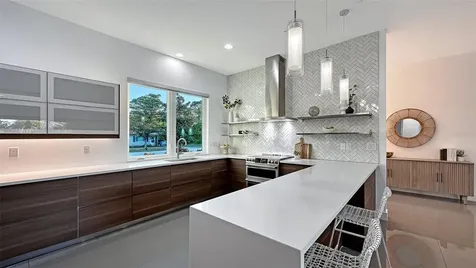 2215 Datura Street Sarasota FL 34239