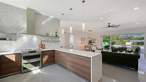 2215 Datura Street Sarasota FL 34239