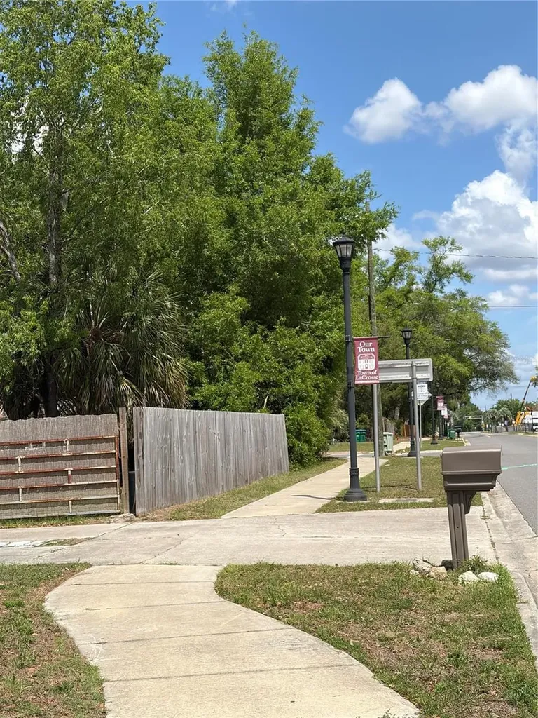 20526 N State Road 121 Alachua FL 32615