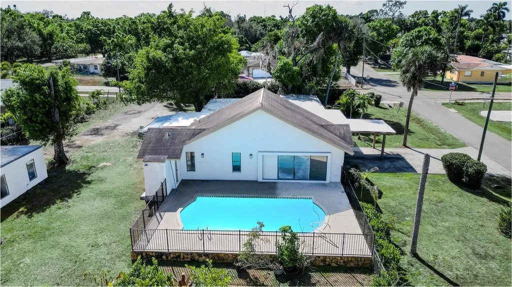 599 Carolina Avenue Fort Myers FL 33905