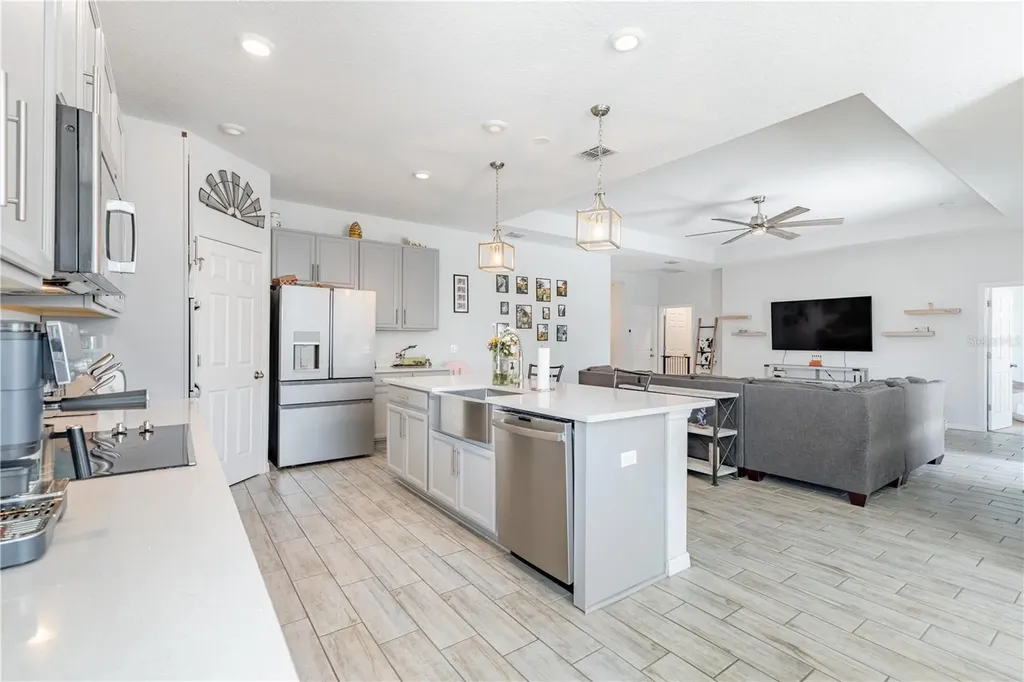 13343 Lake Yale View Loop Grand Island FL 32735