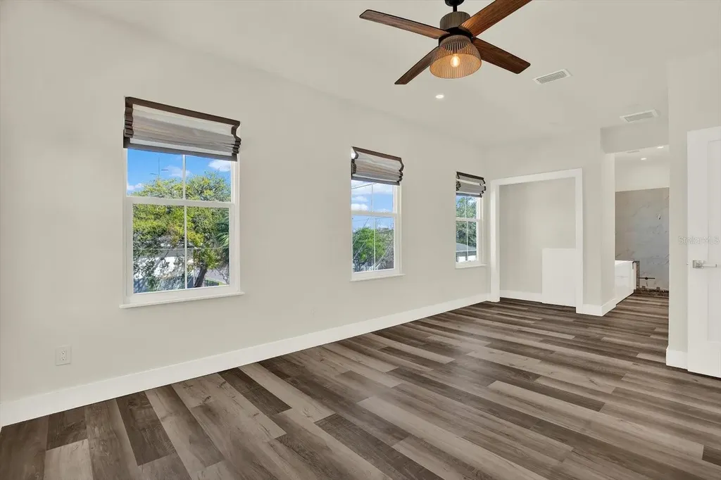 1299 5th Street S St Petersburg FL 33701
